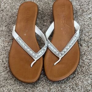 👟 3/$10 - Elegant White Sandals with Rhinestone Accents